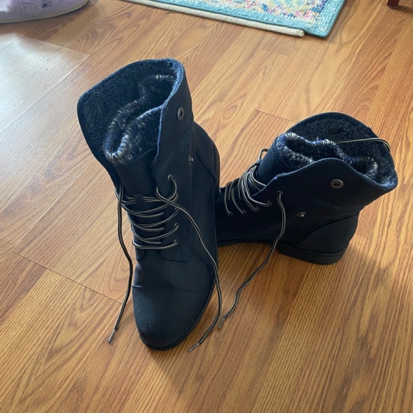 Short boots - Picture 3 of 3